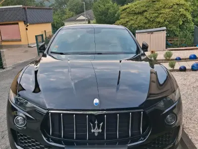 Gebraucht Maserati Levante 275 PS (202 kW) 2017 Schwarz SUV