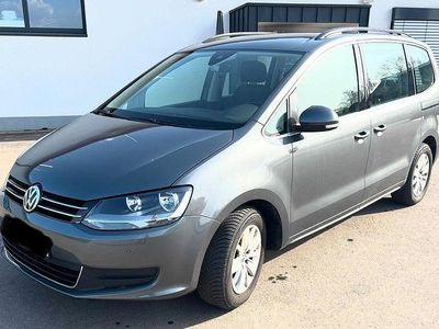 Gebraucht VW Sharan Comfortline 150 PS (110 kW) 2019 Grau Van / Kleinbus