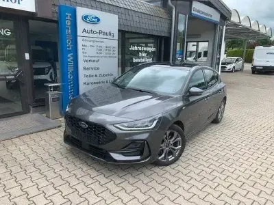 Gebraucht Ford Focus ST-Line X 206 PS (151 kW) 2025 Magnetic grau Limousine