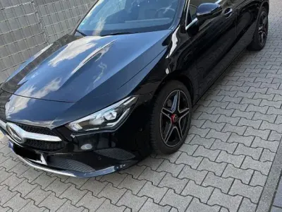 Gebraucht Mercedes CLA220 190 PS (139 kW) 2020 Schwarz Limousine