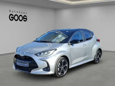 Gebraucht Toyota Yaris Hybrid Edition 131 PS (96 kW) 2024 Silver metallic (1l0)/ black ( Kleinwagen