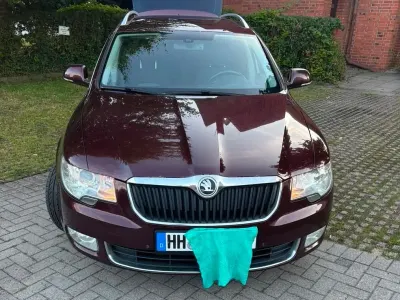 Gebraucht Skoda Superb Ambition 170 PS (125 kW) 2011 Rot Kombi