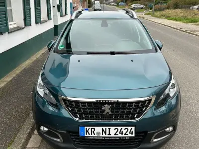Gebraucht Peugeot 2008 Allure 110 PS (80 kW) 2018 Grün SUV
