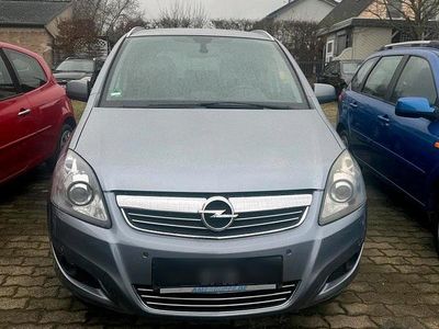 Blau Gebraucht 2010 Opel Zafira Van / Kleinbus | 3.900 € (Teuer)
