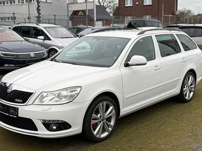 Weiß Gebraucht 2011 Skoda Octavia RS Kombi | 7.390 € (Guter Preis)