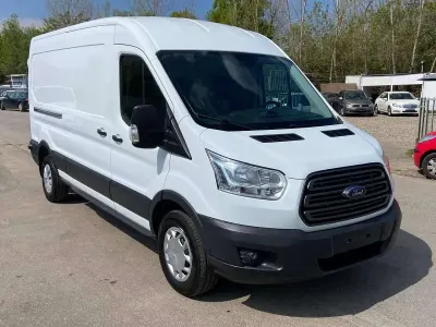 Gebraucht Ford Transit Trend 131 PS (96 kW) 2019 Weiß Van / Kleinbus