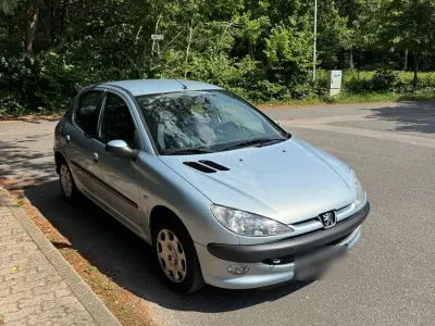Gebraucht Peugeot 206 61 PS (44 kW) 2004 Blau Kleinwagen