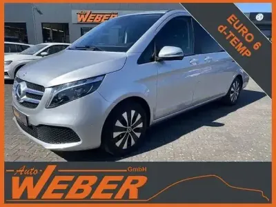 Gebraucht Mercedes V220 Edition 163 PS (119 kW) 2023 Silber Van / Kleinbus