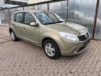 Gebraucht Dacia Sandero 84 PS (61 kW) 2009 Gold Kleinwagen