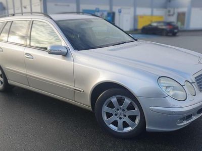 Gebraucht Mercedes 220 150 PS (110 kW) 2005 Silber Kombi