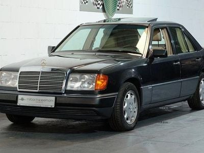 Gebraucht Mercedes E400 279 PS (205 kW) 1993 Schwarzblau Limousine