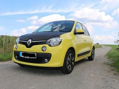 Begagnad Renault Twingo Luxe 90 HK (66 kW) 2015 Gul Halvkombi