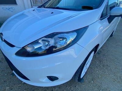 Weiß Gebraucht 2010 Ford Fiesta Viva Kleinwagen | 3.800 € (Etwas zu teuer)