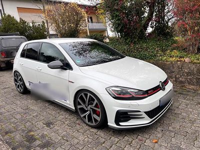 Weiß Gebraucht 2017 VW Golf VII GTI Kleinwagen | 22.000 €