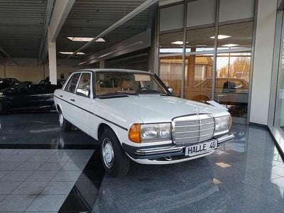Gebraucht Mercedes 200 105 PS (77 kW) 1985 Weiß Limousine
