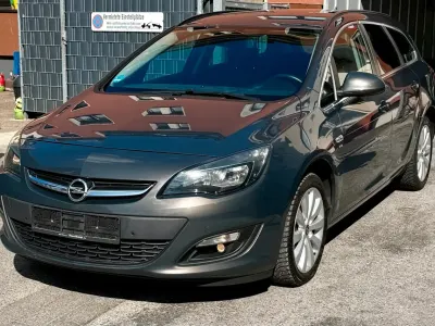 Gebraucht Opel Astra Sport 139 PS (102 kW) 2014 Grau Kombi