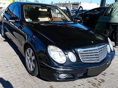 Gebraucht Mercedes E220 Elegance 170 PS (125 kW) 2007 Schwarz Limousine