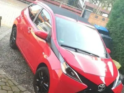 Gebraucht Toyota Aygo X-wave 69 PS (50 kW) 2016 Rot Kleinwagen