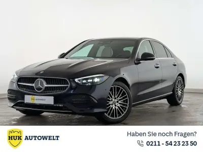 Gebraucht Mercedes C300 Avantgarde 258 PS (189 kW) 2022 Blau Limousine