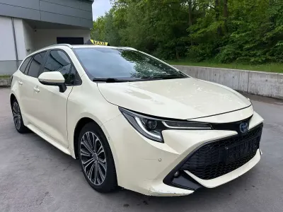 Gebraucht Toyota Corolla Team 98 PS (72 kW) 2022 Rot Kombi