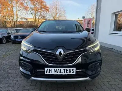 Gebraucht Renault Kadjar LIMITED 140 PS (102 kW) 2019 Schwarz (metallic) SUV