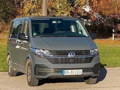 Grau Gebraucht 2021 VW Multivan Van | 39.900 € (Guter Preis)