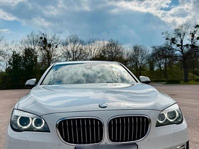 Begagnad BMW 730 245 HK (180 kW) 2012 Vit Sedan