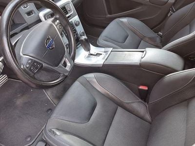 Second-hand Volvo V60 R-Design 163 CP (119 kW) 2011 Negru Break