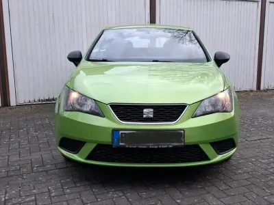 Używany Seat Ibiza 70 KM (51 kW) 2013 Zielony Sedan/Limuzyna