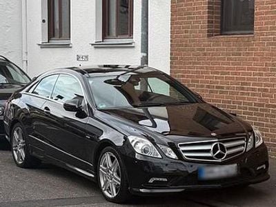 Gebraucht Mercedes E350 AMG 292 PS (214 kW) 2009 Schwarz Coupé