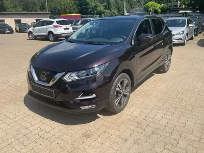 Gebraucht Nissan Qashqai N-Connecta 116 PS (85 kW) 2017 Schwarz SUV