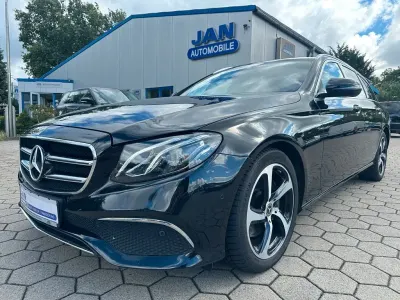 Używany Mercedes E300 245 KM (180 kW) 2020 Czarny Kombi
