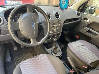 Second-hand Ford Fusion Ambiente 75 CP (55 kW) 2006 Albastru Hatchback