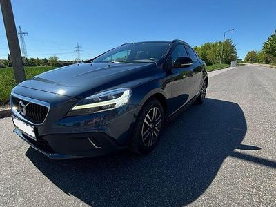 Gebraucht Volvo V40 CC Momentum 150 PS (110 kW) 2016 Blau Kombi