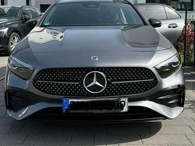 Gebraucht Mercedes A200 AMG 163 PS (119 kW) 2023 Grau Kleinwagen