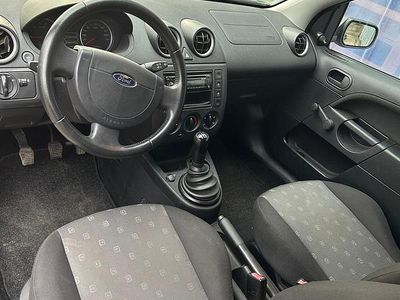 Gebraucht Ford Fiesta 59 PS (43 kW) 2005 Grau Kleinwagen
