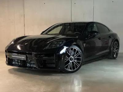 Nuova Porsche Panamera Turbo S 782 CV (575 kW) 2026 Verde Berlina