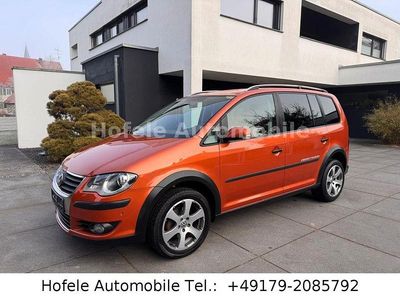 Orange Gebraucht 2009 VW Touran Cross Van / Kleinbus | 9.950 € (Etwas zu teuer)