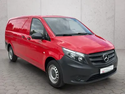 Gebraucht Mercedes Vito 88 PS (64 kW) 2018 Rot Van