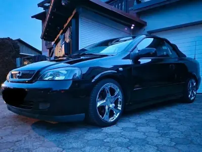 Gebraucht Opel Astra Cabriolet 105 PS (77 kW) 2004 Schwarz Cabrio