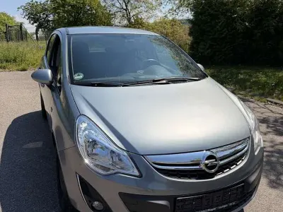 Brugt Opel Corsa Edition 87 HK (63 kW) 2012 Grå Hatchback