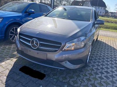 Gebraucht Mercedes A180 Style 112 PS (82 kW) 2013 Grau Limousine