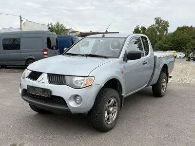 Gebraucht Mitsubishi L200 Invite 136 PS (100 kW) 2006 Silber Pickup