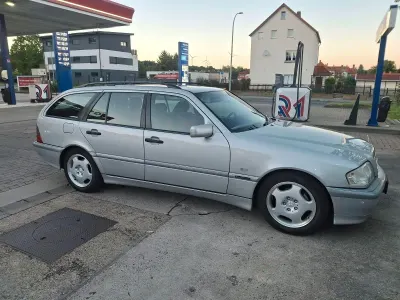 Gebraucht Mercedes C180 122 PS (89 kW) 2000 Grau Kombi