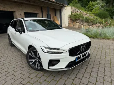 Gebraucht Volvo V60 R-Design 431 PS (317 kW) 2021 Weiß Kombi