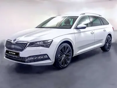 Gebraucht Skoda Superb Style 150 PS (110 kW) 2023 Weiß Kombi