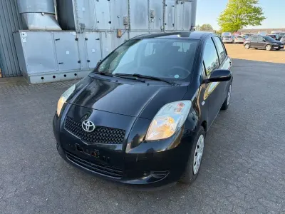 Used Toyota Yaris Team 87 HP (63 kW) 2009 Black Hatchback