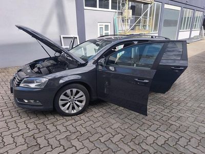 Gebraucht VW Passat 140 PS (102 kW) 2011 Grau Kombi