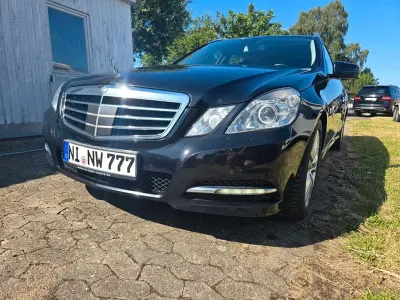 Gebraucht Mercedes E300 Avantgarde 231 PS (169 kW) 2011 Schwarz Limousine
