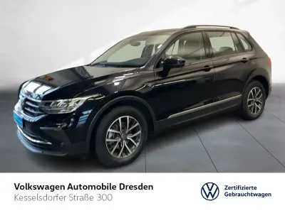 Gebraucht VW Tiguan Life 122 PS (89 kW) 2023 Schwarz SUV